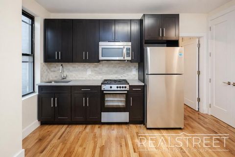 Photo of 85 Eastern Parkway #2C2, Brooklyn, NY 11238 (MLS # 11672779)