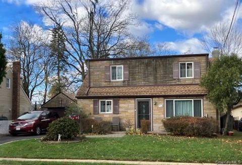 Photo of 878 County Line Road, Amityville, NY 11701 (MLS # 11609903)