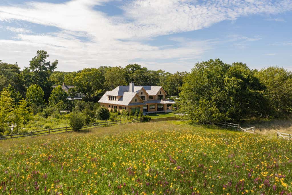 Photo of 10 Springs Fireplace Rd, East Hampton, NY 11937 (MLS # 11680324)