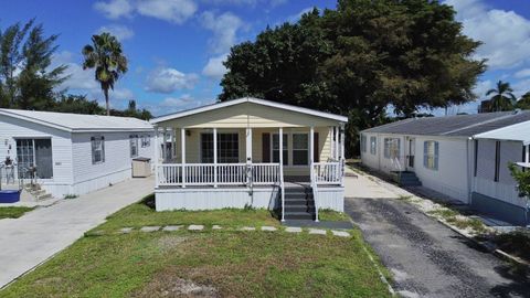 Photo of 2863 SW 58th Mnr, Dania, FL 33312 (MLS # 11740624)