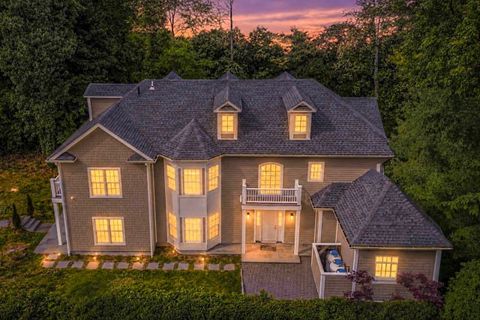 Photo of 1 Kewanee Road, New Rochelle, NY 10804 (MLS # 11781341)
