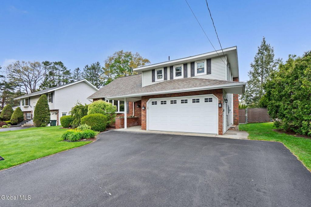 Photo of 4 Colomba Drive, Rotterdam, NY 12306 (MLS # 11775630)