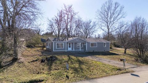 Photo of 503 E Broadway St, Huntington, AR 72940 (MLS # 11632403)