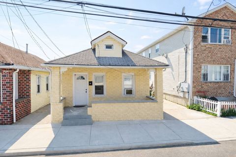 Photo of 183 Beach 25th St, Far Rockaway, NY 11691 (MLS # 11690535)