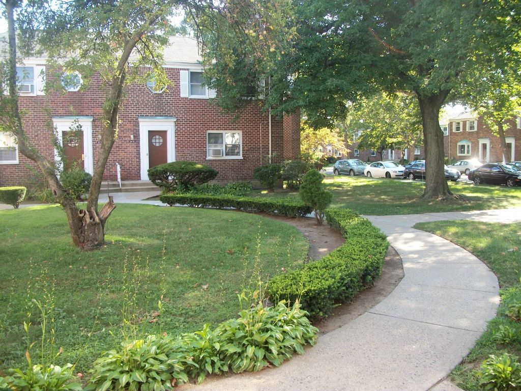 Photo of 13111 234th Street #Upper, Rosedale, NY 11422 (MLS # 11679123)