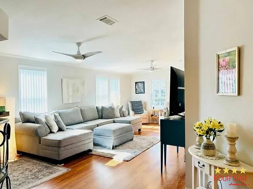 Photo of 108 Park Lane #2024, Leesburg, FL 34788 (MLS # 11650967)