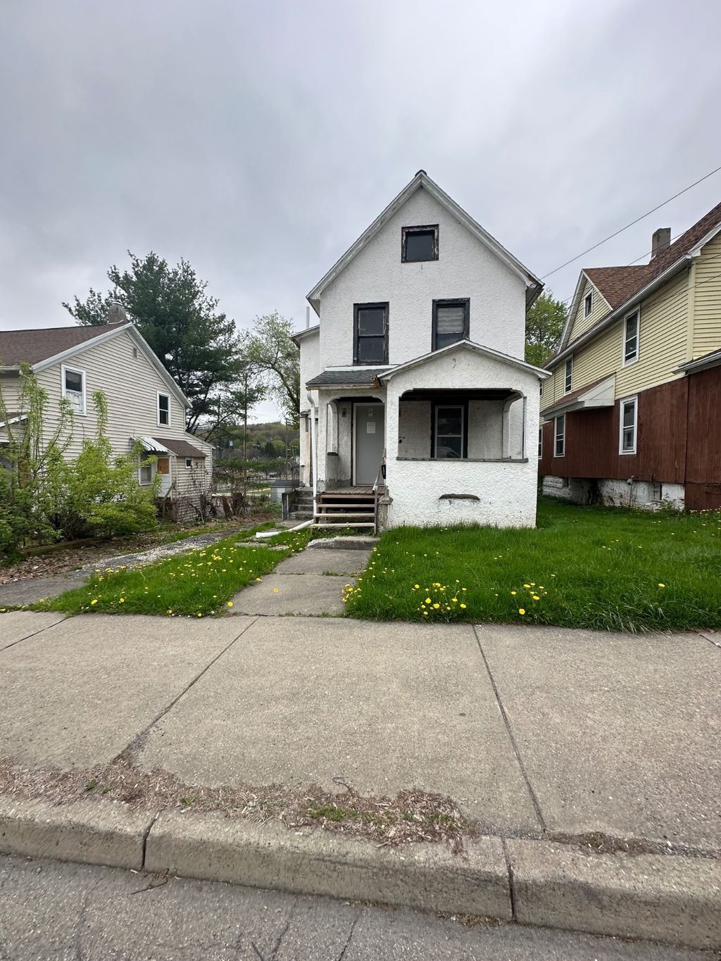 Photo of 105 Oak Hill Ave, Endicott, NY 13760 (MLS # 11775570)