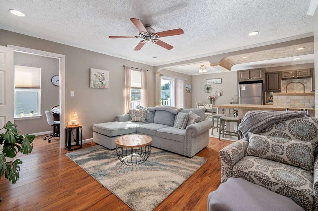 Photo of 1710 Cambridge Manor Drive, Schenectady, NY 12302 (MLS # 11852305)