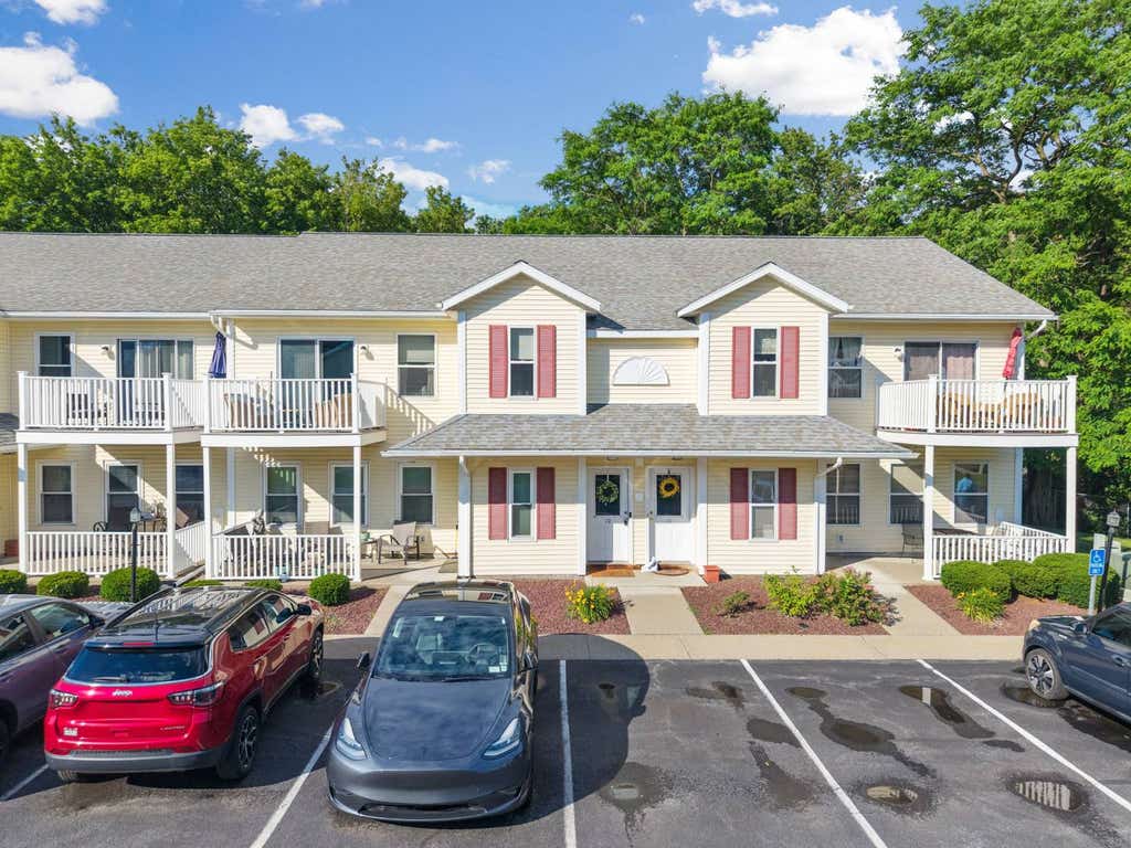 Photo of 1710 Cambridge Manor Drive, Schenectady, NY 12302 (MLS # 11852305)