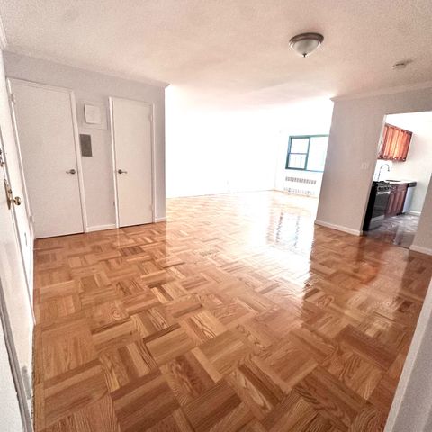 Photo of 210 Atlantic Ave #C1G, Lynbrook, NY 11563 (MLS # 11738254)