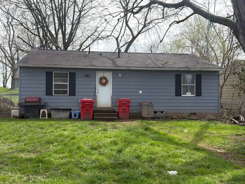 Photo of 40 Graham Ave, London, OH 43140 (MLS # 11684968)