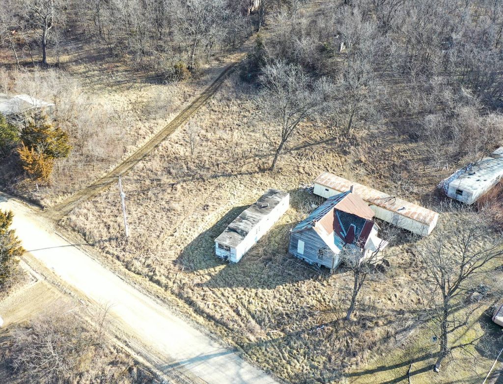 Photo of 1 W Barlett St, Dalton, MO 65246 (MLS # 11637929)