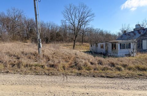 Photo of 1 W Barlett St, Dalton, MO 65246 (MLS # 11637929)
