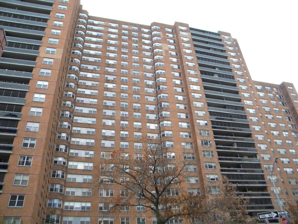 Photo of 7025 Yellowstone,Blvd Blvd #17Q, Forest Hills, NY 11375 (MLS # 11605502)