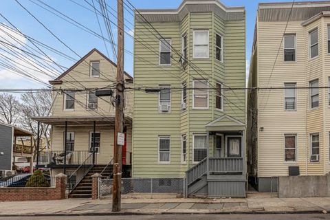 Photo of 139 Voss Ave, Yonkers, NY 10703 (MLS # 11680410)