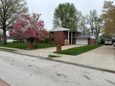 Photo of 2220 Aldo BLVD, Quincy, IL 62301 (MLS # 11833127)