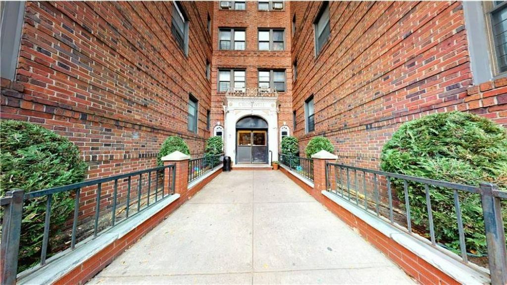 Photo of 2901 Avenue I #5E, BROOKLYN, NY 11210 (MLS # 11605039)