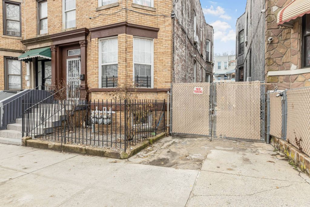 Photo of 621 Faile St, Bronx, NY 10474 (MLS # 11669558)