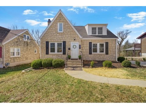 Photo of 1814 Green Berry Rd, Jefferson City, MO 65101 (MLS # 11676520)