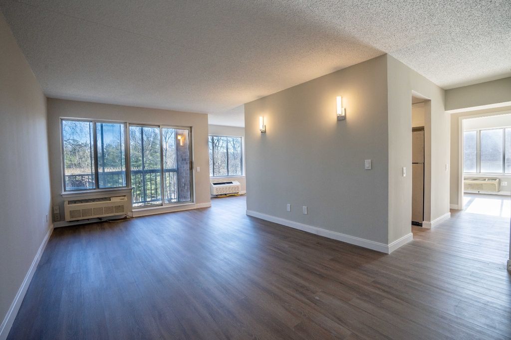 Photo of 171 Wellington Ct #3D, Staten Island, NY 10314 (MLS # 11607329)