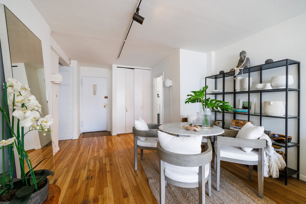 Photo of 140 Seventh Avenue #5G, New York, NY 10011 (MLS # 11818594)