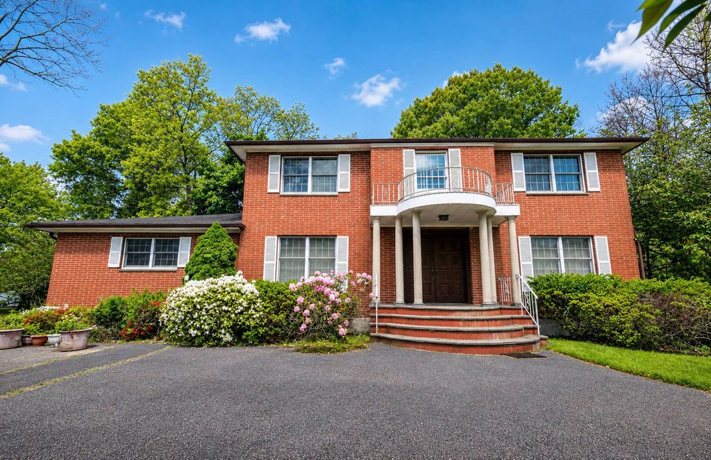 Photo of 4 Carol Ln, Mamaroneck, NY 10543 (MLS # 11741845)