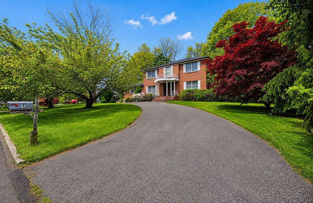 Photo of 4 Carol Ln, Mamaroneck, NY 10543 (MLS # 11741845)
