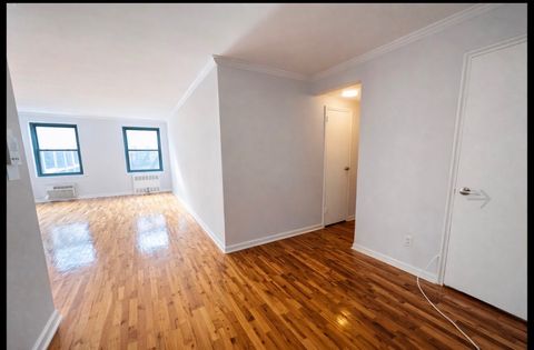 Photo of 210 Atlantic Ave #A2H, Lynbrook, NY 11563 (MLS # 11676542)