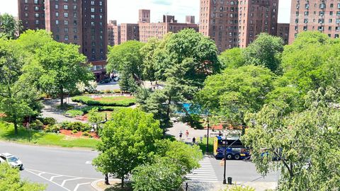 Photo of 1469 East Avenue #1G, Bronx, NY 10462 (MLS # 11730472)