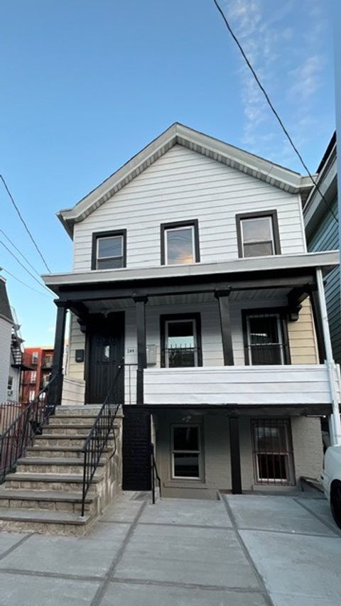 Photo of 144 Waverly St #2, Yonkers, NY 10701 (MLS # 11663942)