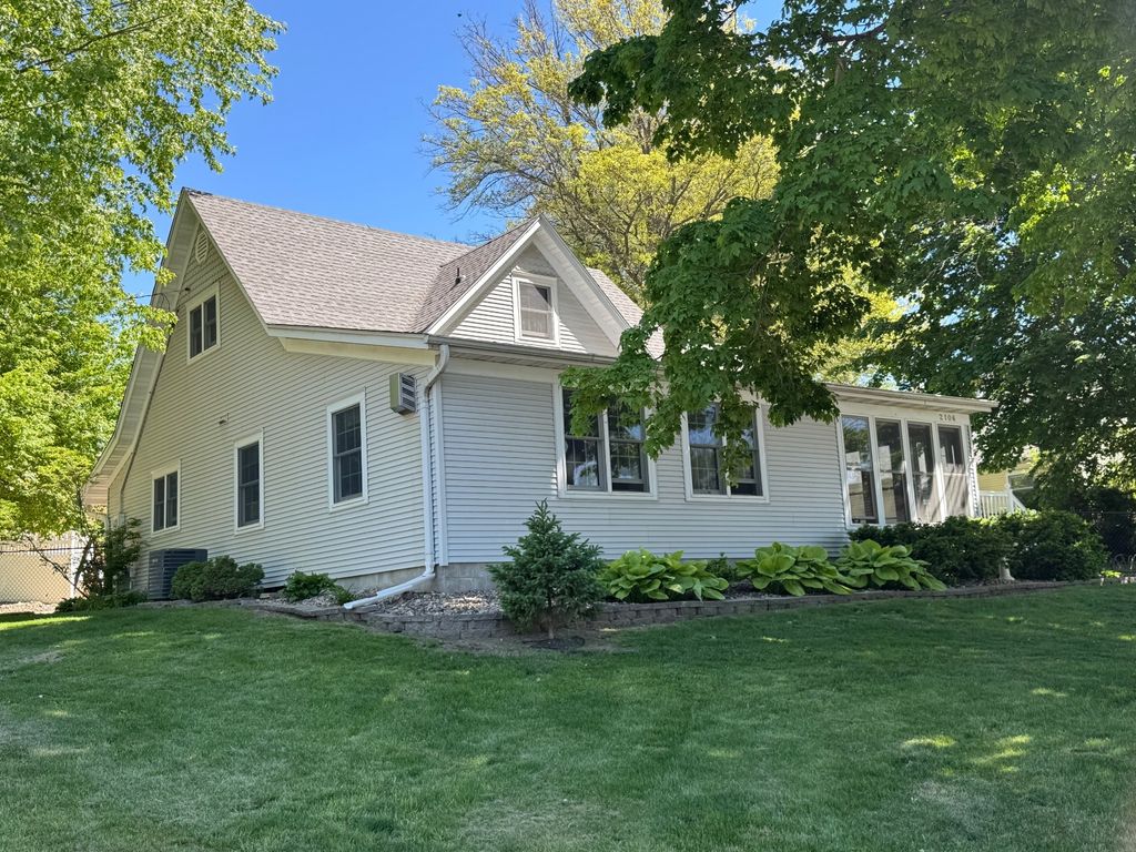 Photo of 2106 College ST, Elk Horn, IA 51531 (MLS # 11745757)