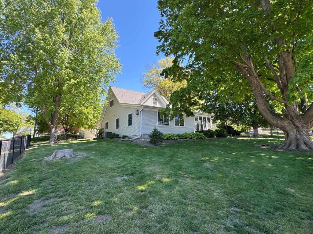 Photo of 2106 College ST, Elk Horn, IA 51531 (MLS # 11745757)