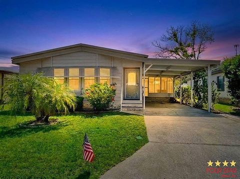 Photo of 28944 Hubbard St #136, Leesburg, FL 34748 (MLS # 11674299)