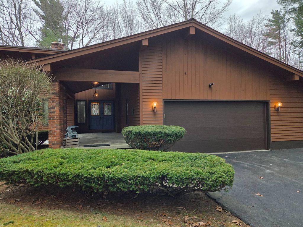 Photo of 43 Via Da Vinci, Clifton Park, NY 12065 (MLS # 11740176)