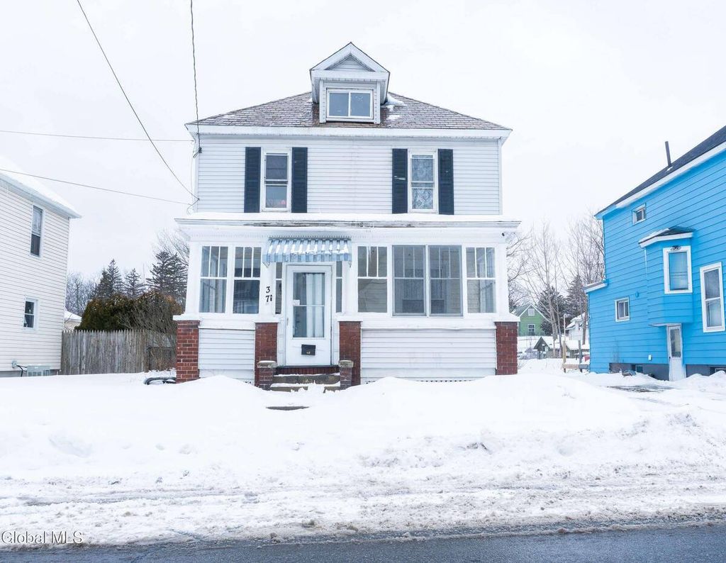 Photo of 37 Chiswell Street, Schenectady, NY 12304 (MLS # 11655010)