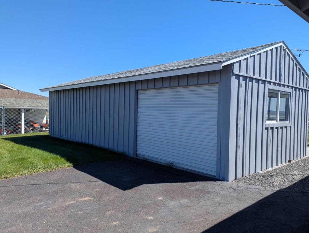 Photo of 1517 Hillcrest Drive, Burns, OR 97720 (MLS # 11745710)