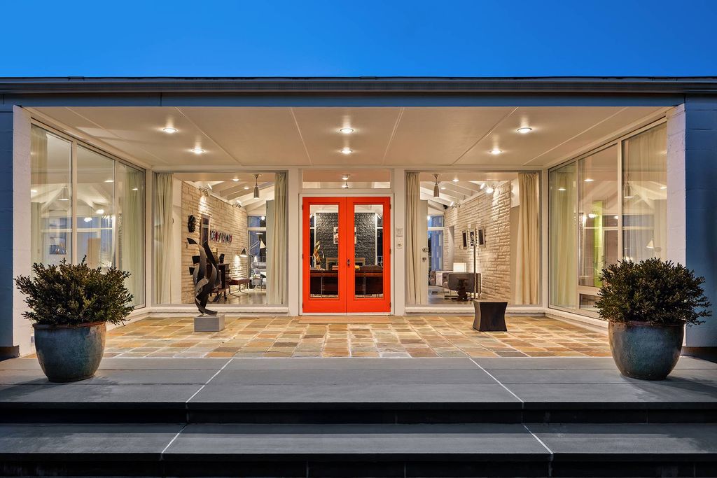 Photo of 31 Carver Street, Sag Harbor Village, NY 11963 (MLS # 11679842)