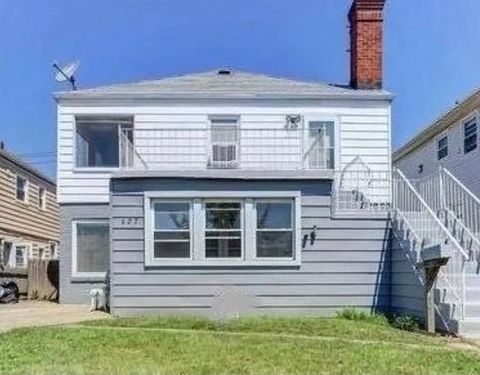 Photo of 627 W Park Ave #1FL, Long Beach, NY 11561 (MLS # 11664077)