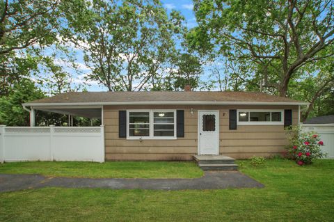 Photo of 114 Lynncliff Road, Hampton Bays, NY 11946 (MLS # 11656515)