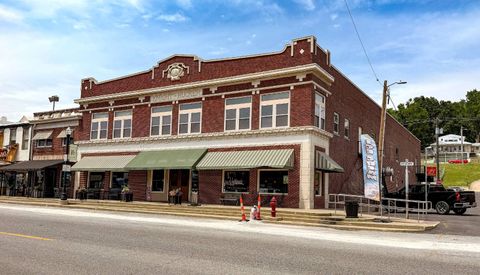Photo of 117 E Broadway St, Brunswick, MO 65236 (MLS # 11801105)