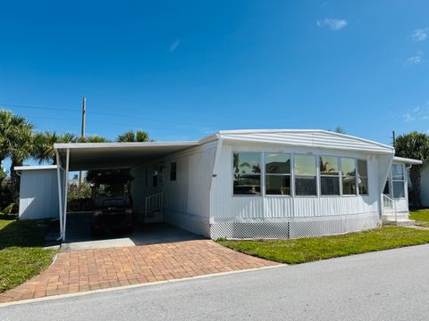 Photo of 97 N. Harbor Drive, Vero Beach, FL 32960 (MLS # 11693473)