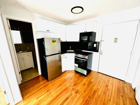 Photo of 890 Beech St #1A, Long Beach, NY 11561 (MLS # 11609483)