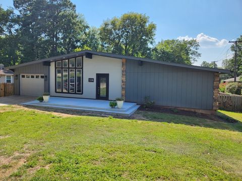 Photo of 139 N 41st St, Fort Smith, AR 72903 (MLS # 11653538)