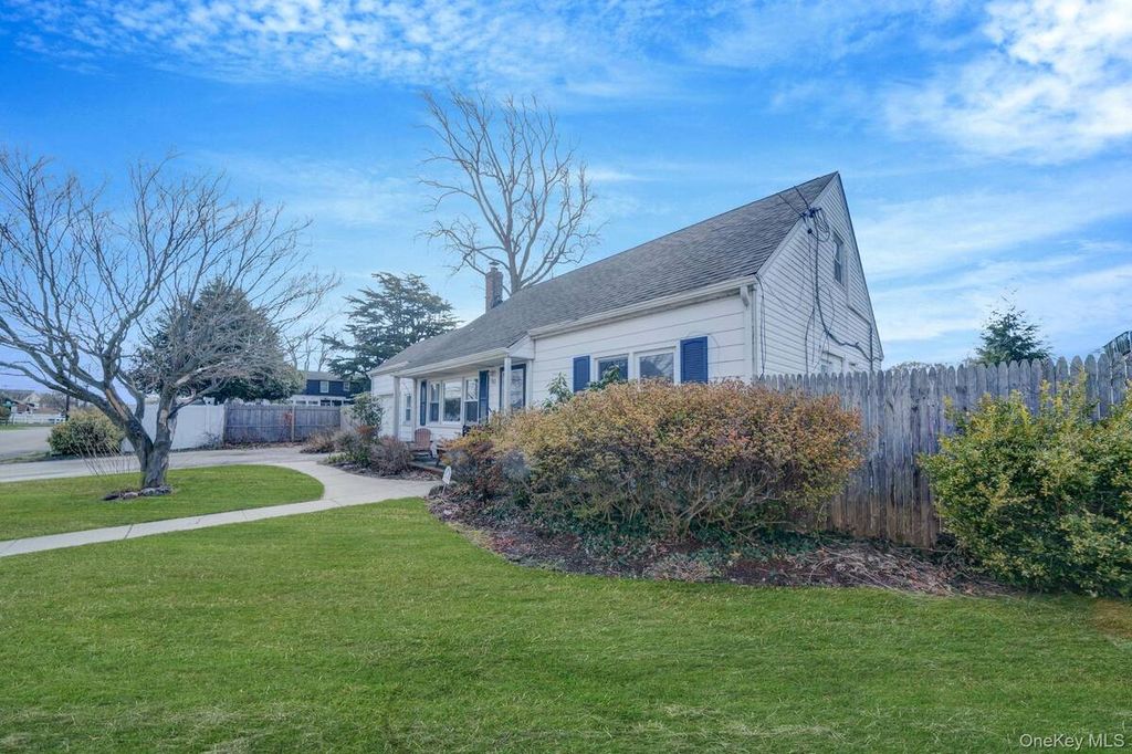 Photo of 10 Clarence Street, Copiague, NY 11726 (MLS # 11683760)