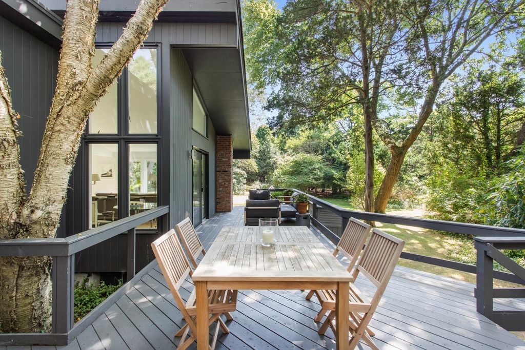 Photo of 6 Peat Hole Lane, bellport village, NY 11713 (MLS # 11681879)