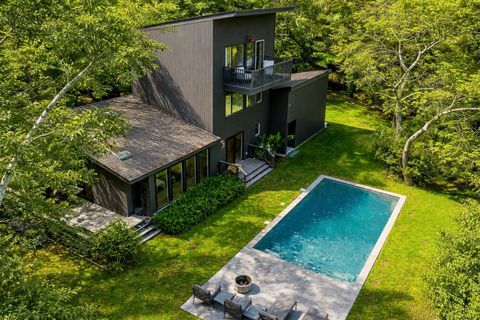 Photo of 6 Peat Hole Lane, bellport village, NY 11713 (MLS # 11681879)