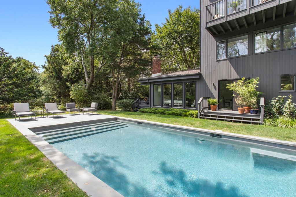 Photo of 6 Peat Hole Lane, bellport village, NY 11713 (MLS # 11681879)