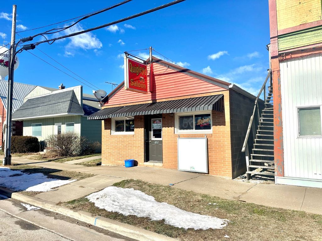 Photo of 125 W Penn Ave, Roseville, IL 61473 (MLS # 11622015)