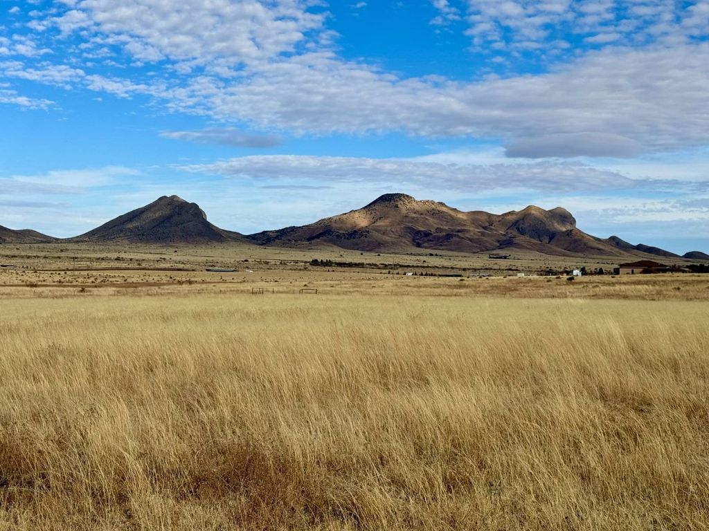 Photo of 20 Martha's Lane, Elgin, AZ 85611 (MLS # 11618588)