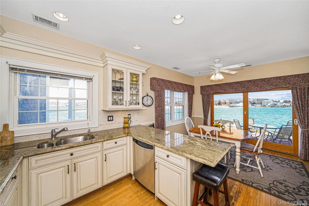 Photo of 40 Stirling Cove, Greenport, NY 11944 (MLS # 11683090)